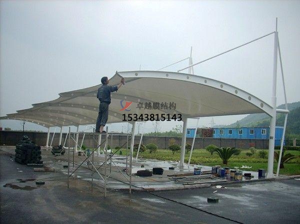 临沂商业广场雨棚搭建
